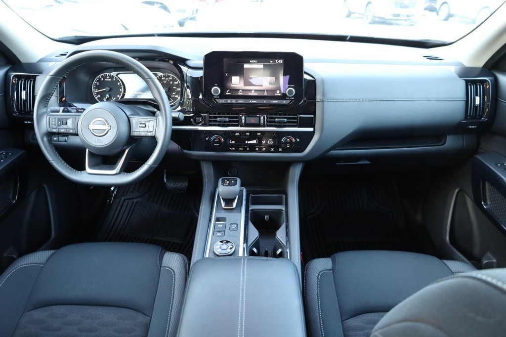 Nissan Pathfinder Vehicle Image 24