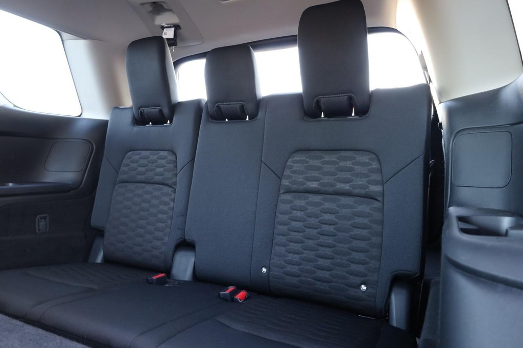 Nissan Pathfinder Vehicle Image 26