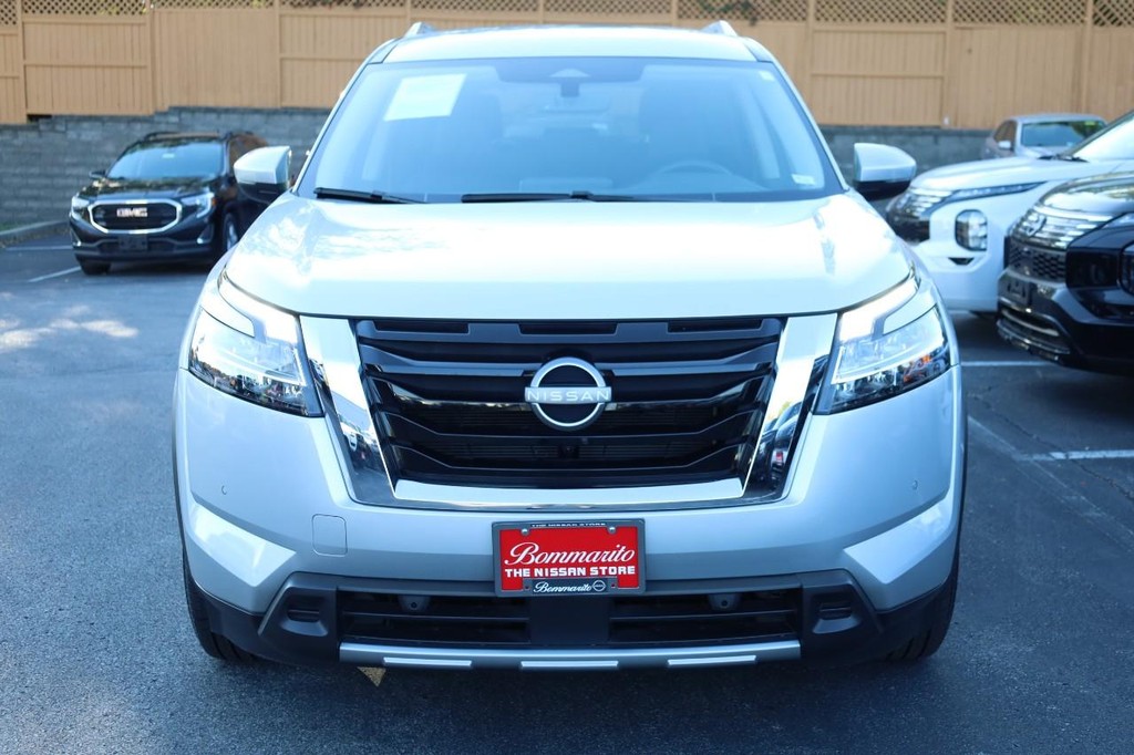 Nissan Pathfinder Vehicle Image 04