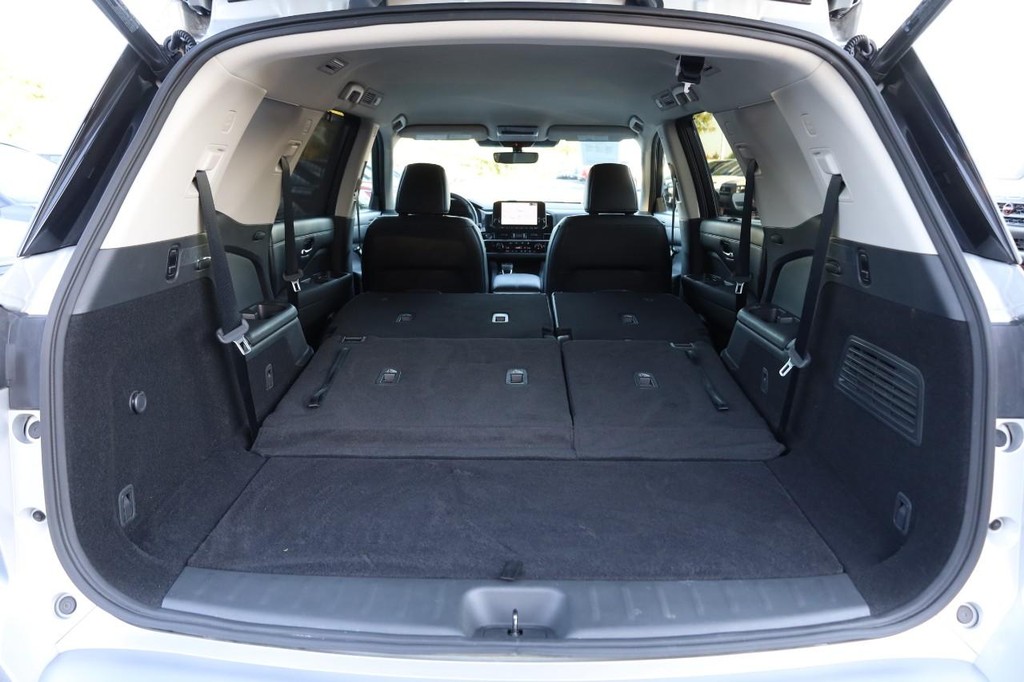 Nissan Pathfinder Vehicle Image 09