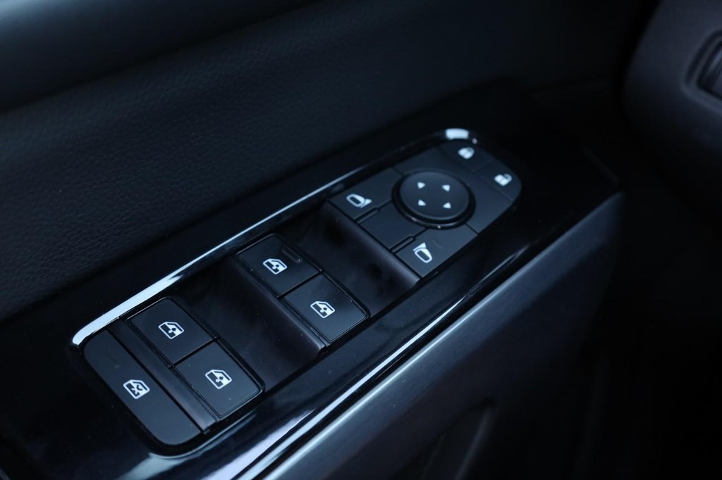 Nissan Pathfinder Vehicle Image 21