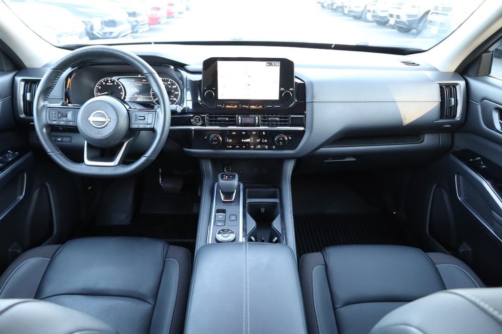 Nissan Pathfinder Vehicle Image 25