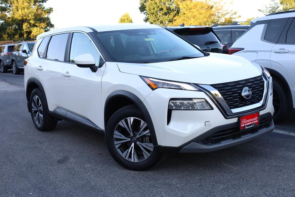 Nissan Rogue Vehicle Image 02