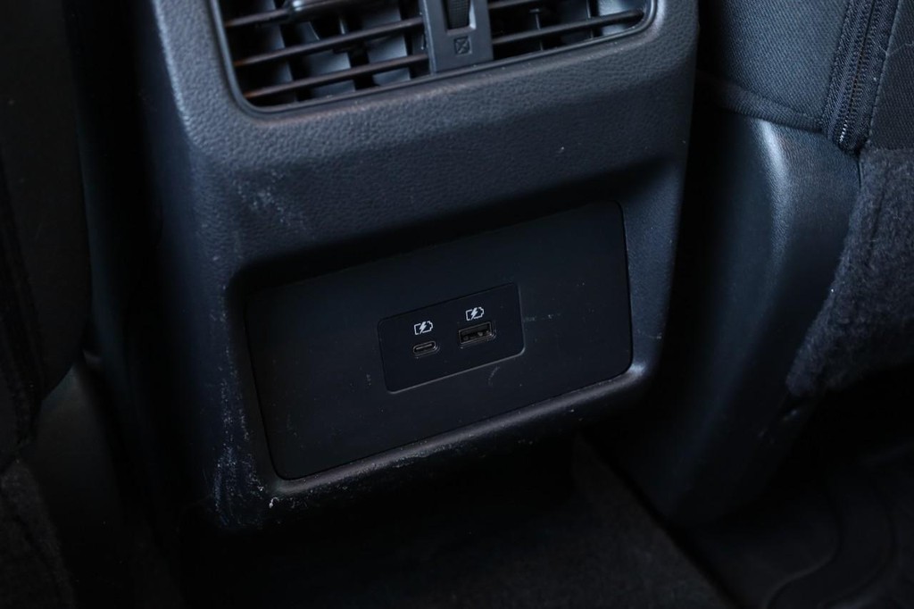 Nissan Rogue Vehicle Image 21