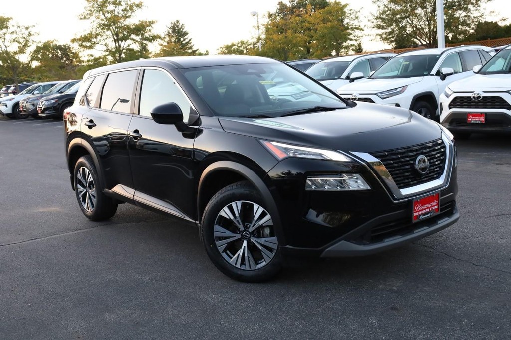 Nissan Rogue Vehicle Image 02