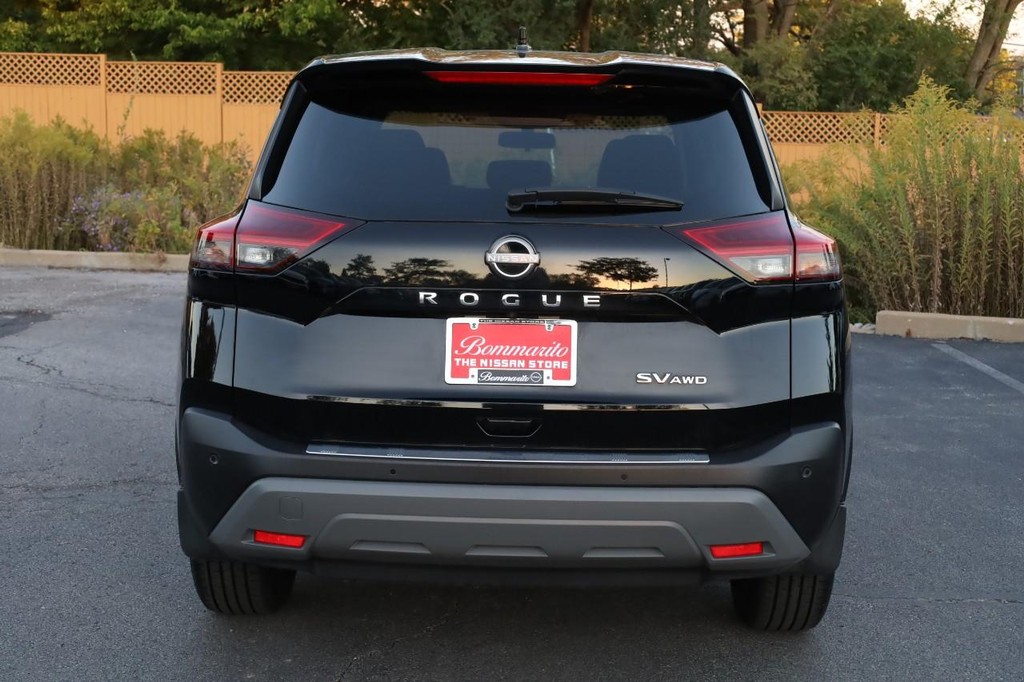 Nissan Rogue Vehicle Image 06