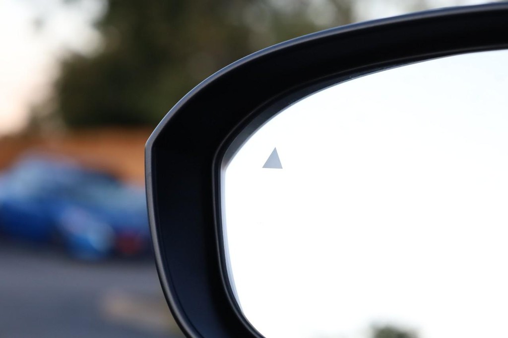 Nissan Rogue Vehicle Image 19