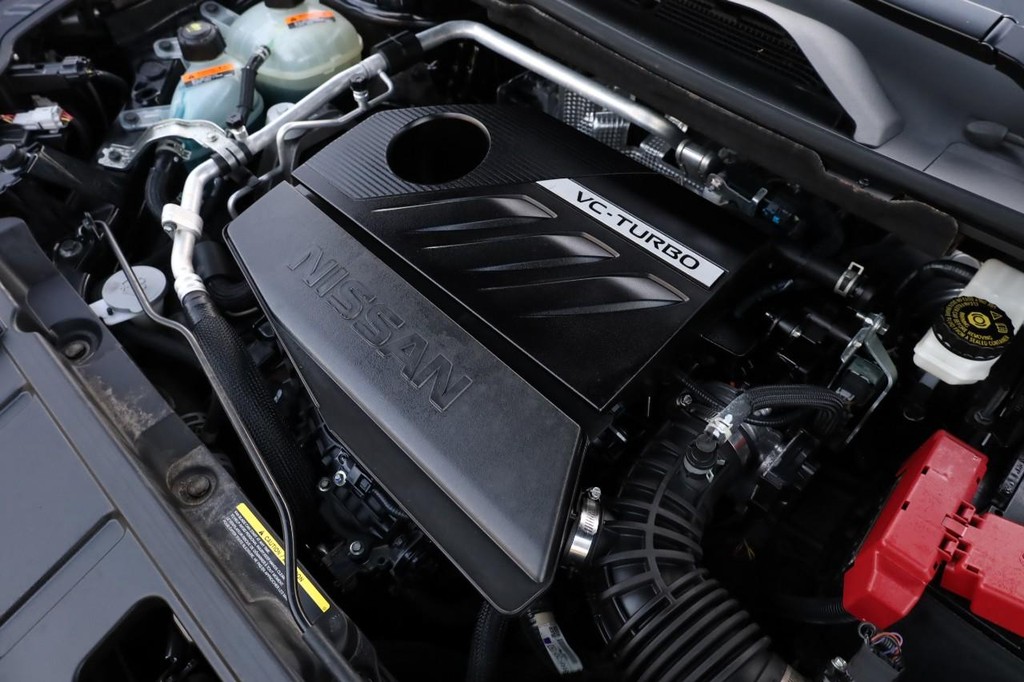 Nissan Rogue Vehicle Image 24