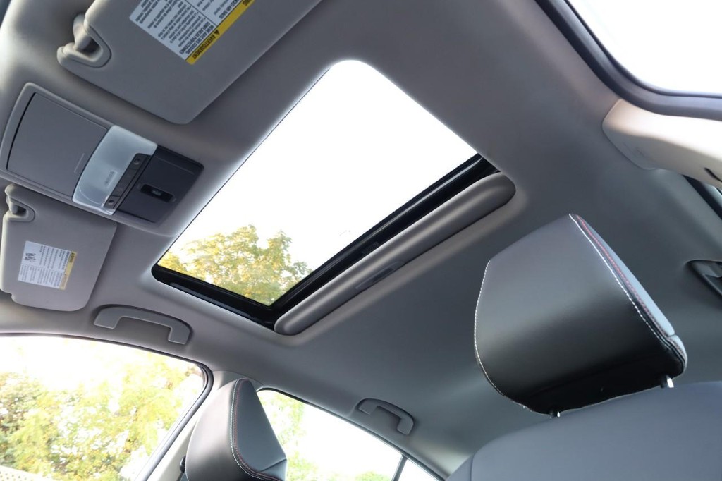 Nissan Altima Vehicle Image 09