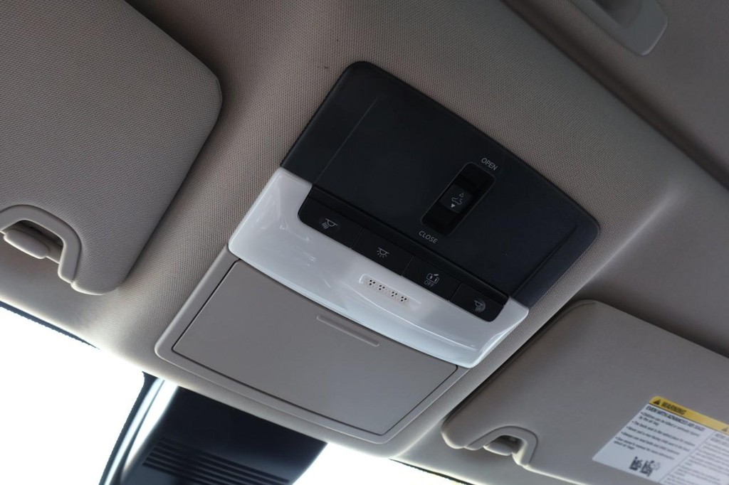 Nissan Altima Vehicle Image 18