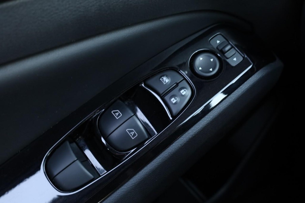 Nissan Altima Vehicle Image 19