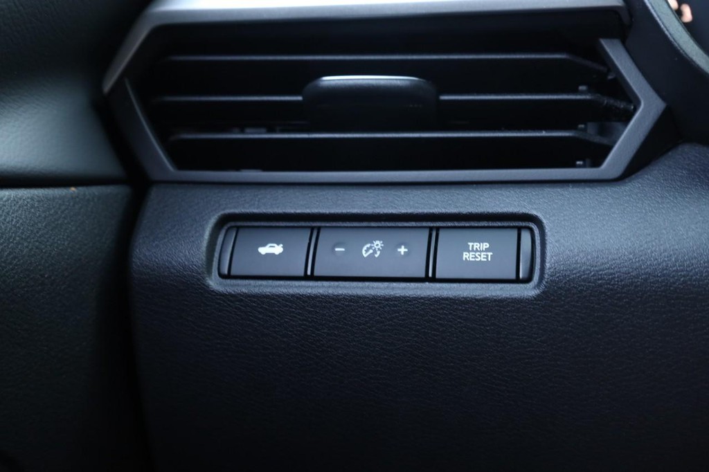 Nissan Altima Vehicle Image 20