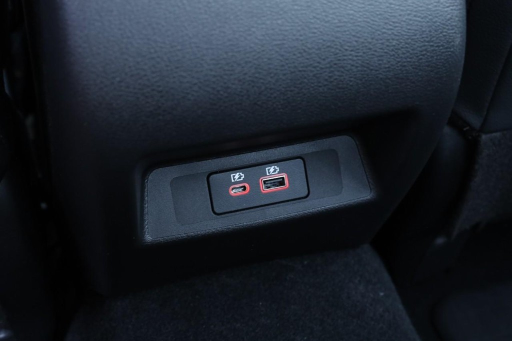 Nissan Altima Vehicle Image 22