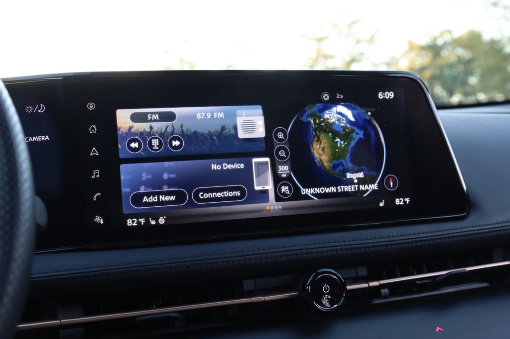 Nissan ARIYA Vehicle Image 13