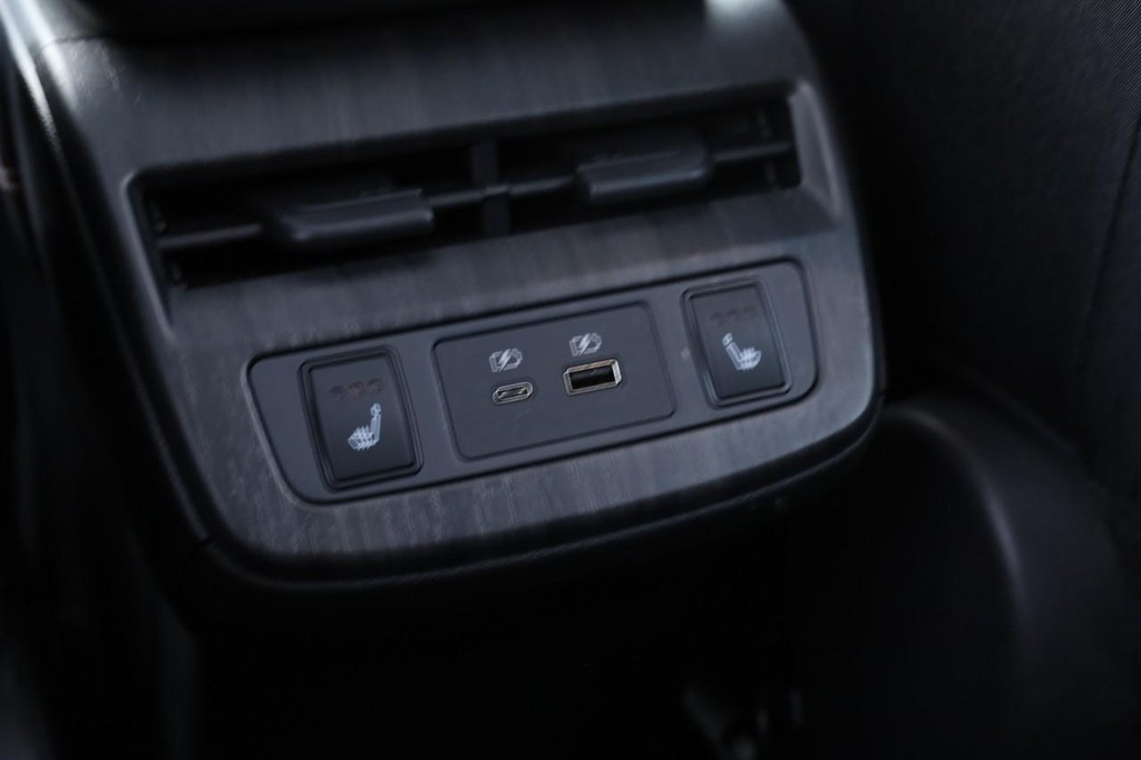 Nissan ARIYA Vehicle Image 25