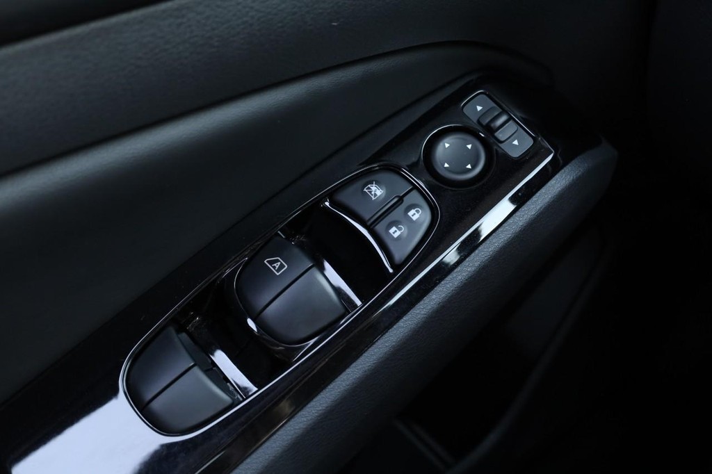 Nissan Altima Vehicle Image 19