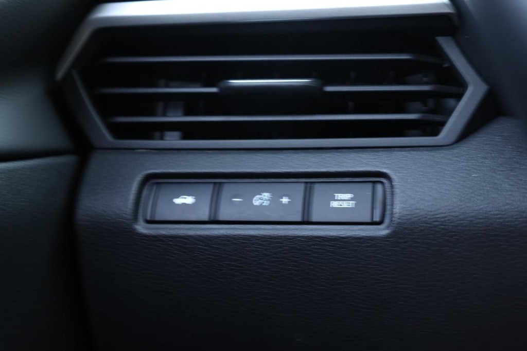 Nissan Altima Vehicle Image 20