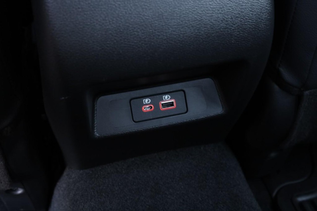 Nissan Altima Vehicle Image 22