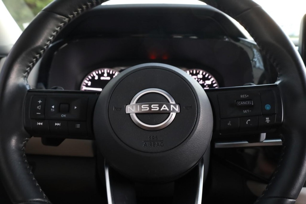 Nissan Pathfinder Vehicle Image 11