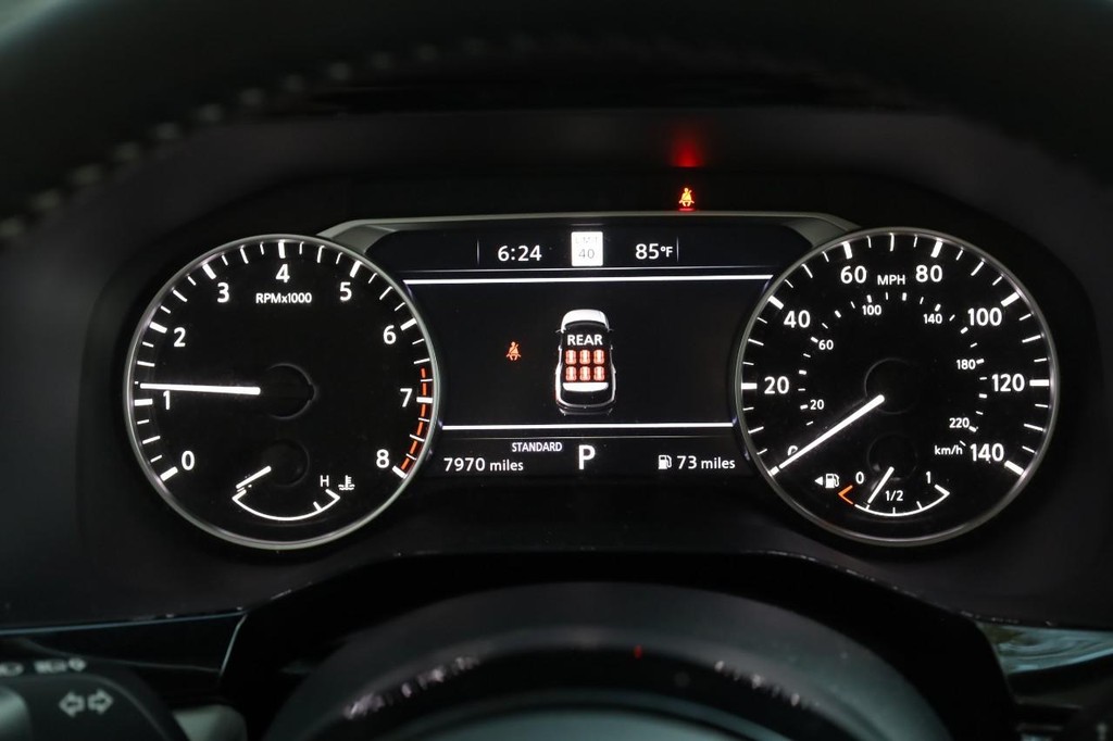 Nissan Pathfinder Vehicle Image 12