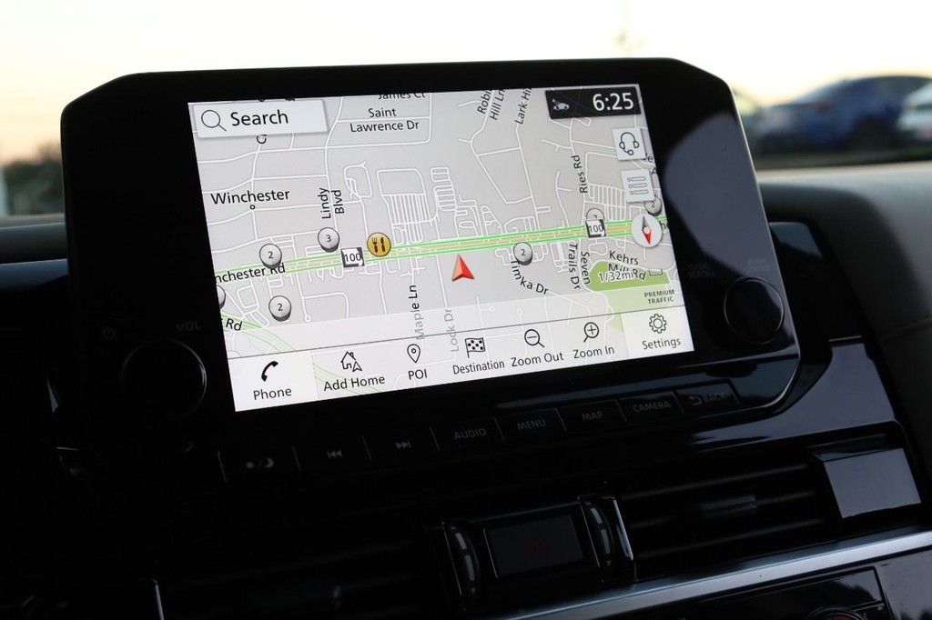 Nissan Pathfinder Vehicle Image 14