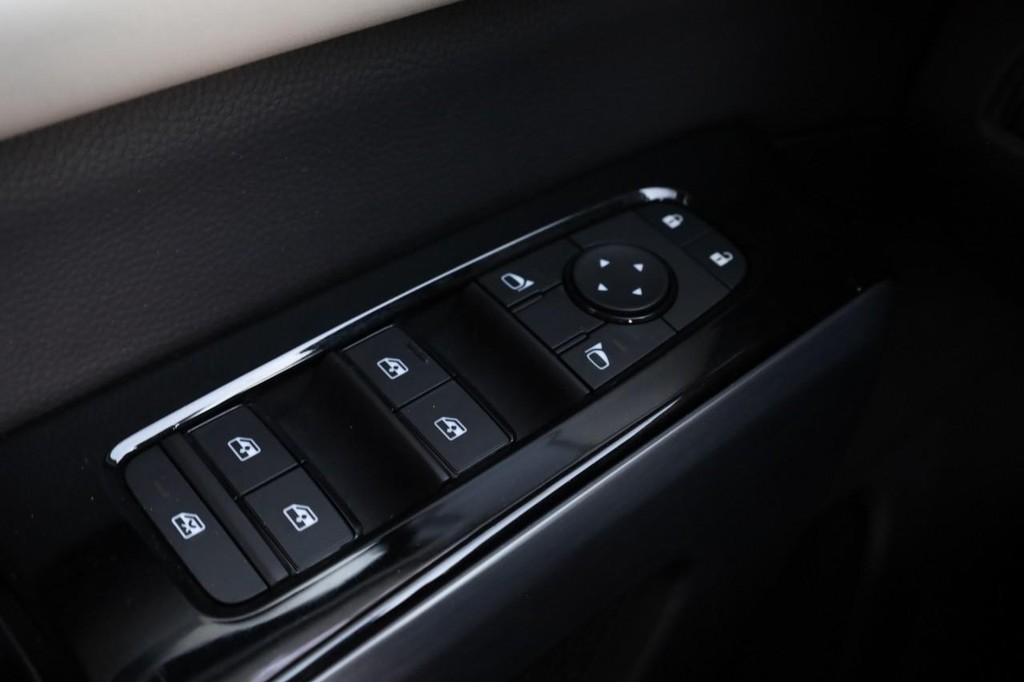Nissan Pathfinder Vehicle Image 21