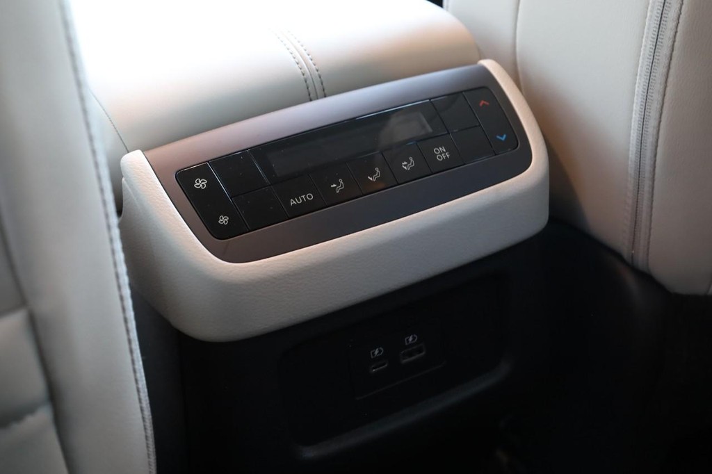 Nissan Pathfinder Vehicle Image 26