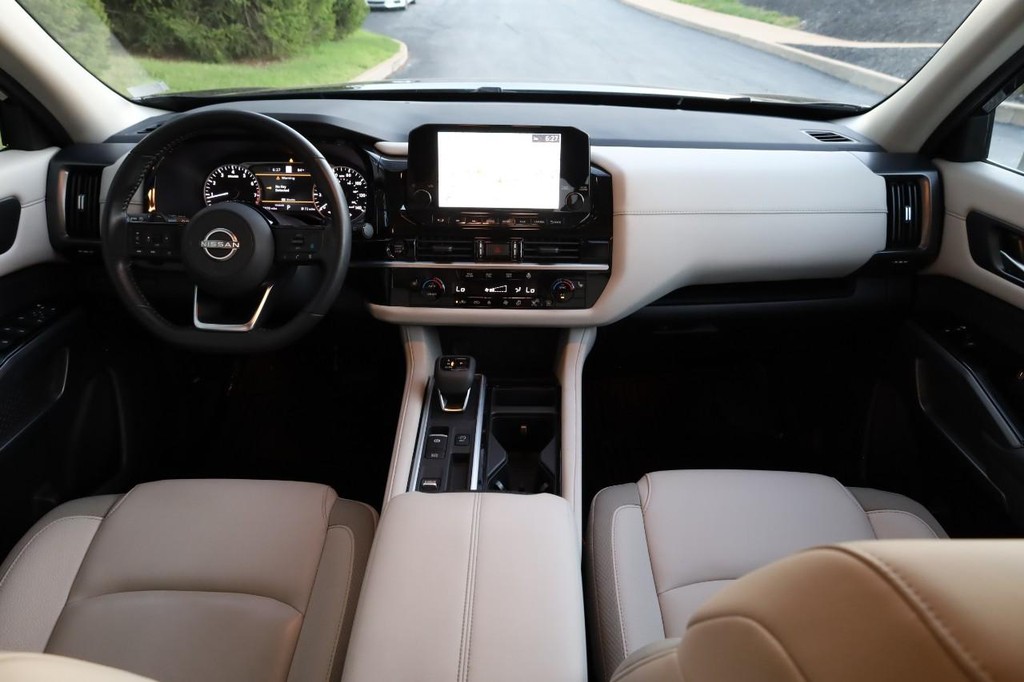 Nissan Pathfinder Vehicle Image 27