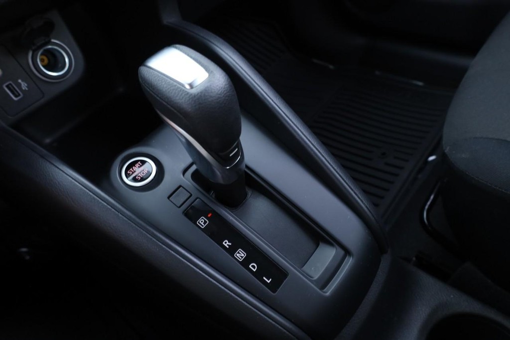 Nissan Kicks Play Vehicle Image 14