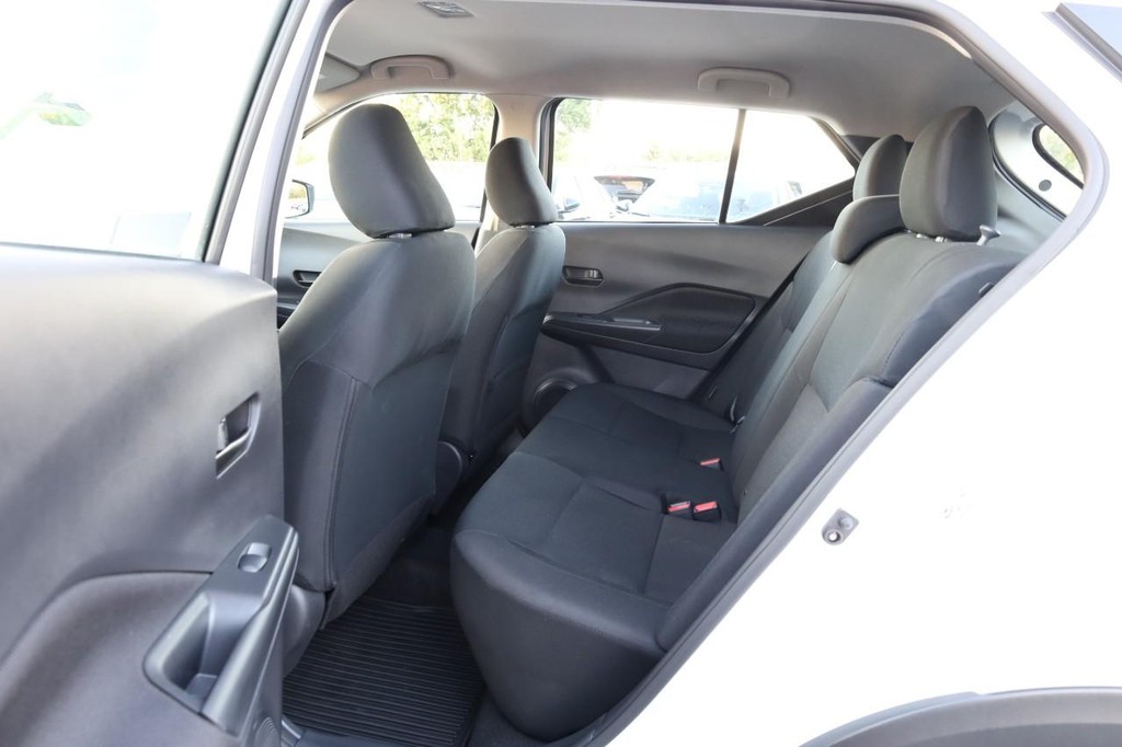 Nissan Kicks Play Vehicle Image 18