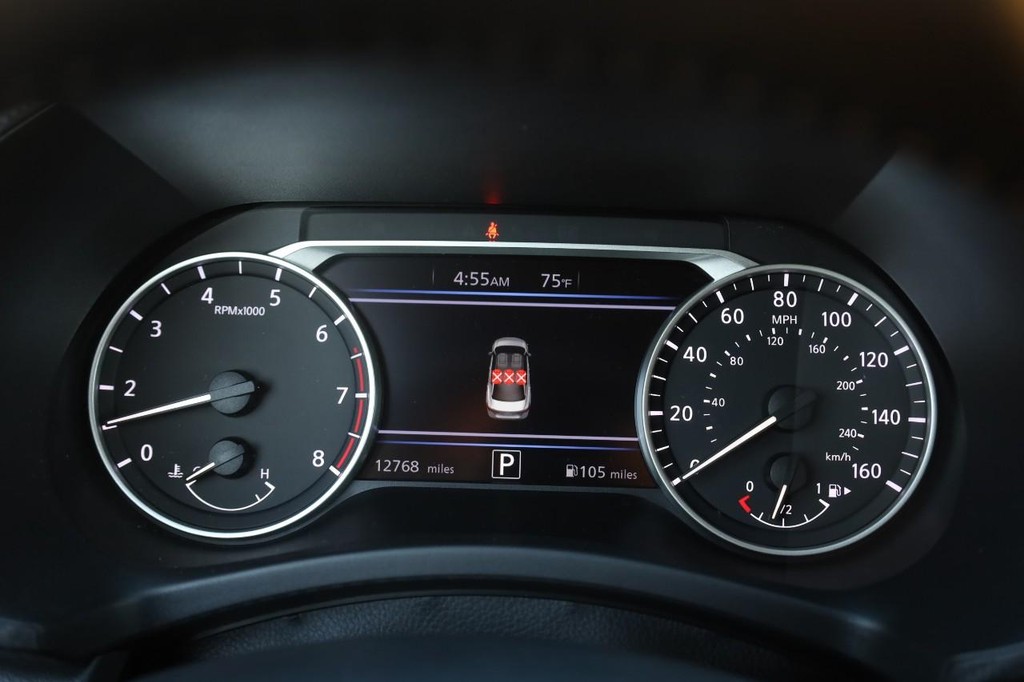 Nissan Sentra Vehicle Image 10