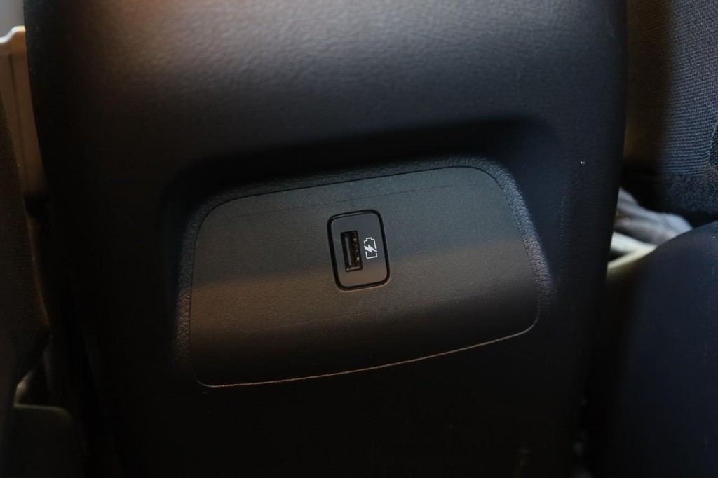 Nissan Sentra Vehicle Image 21