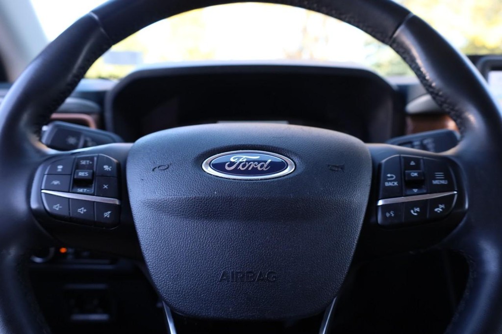 Ford Maverick Vehicle Image 10