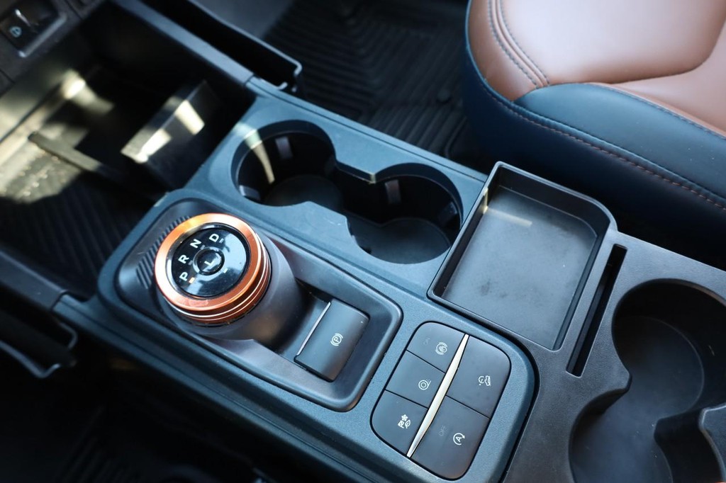 Ford Maverick Vehicle Image 17