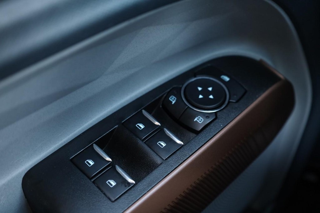 Ford Maverick Vehicle Image 19