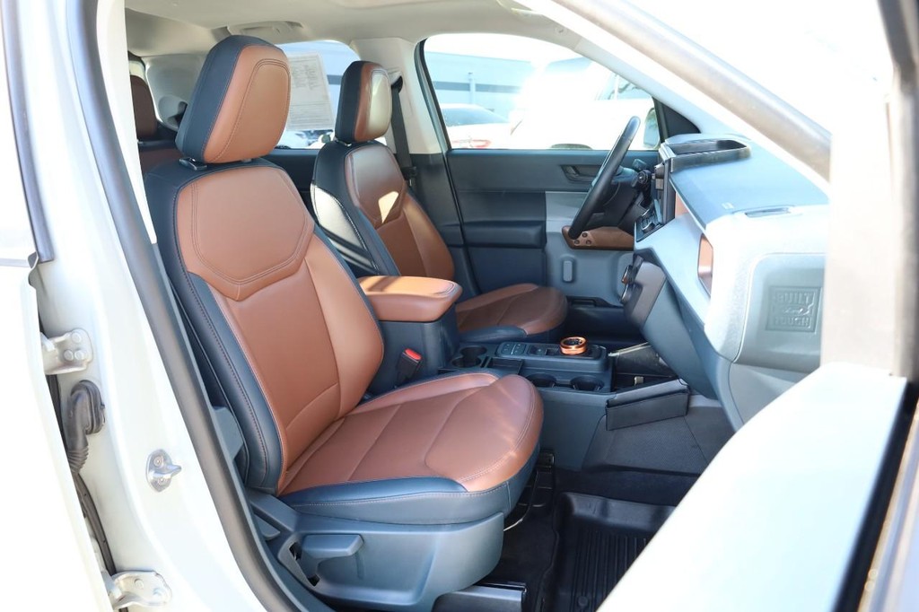 Ford Maverick Vehicle Image 26