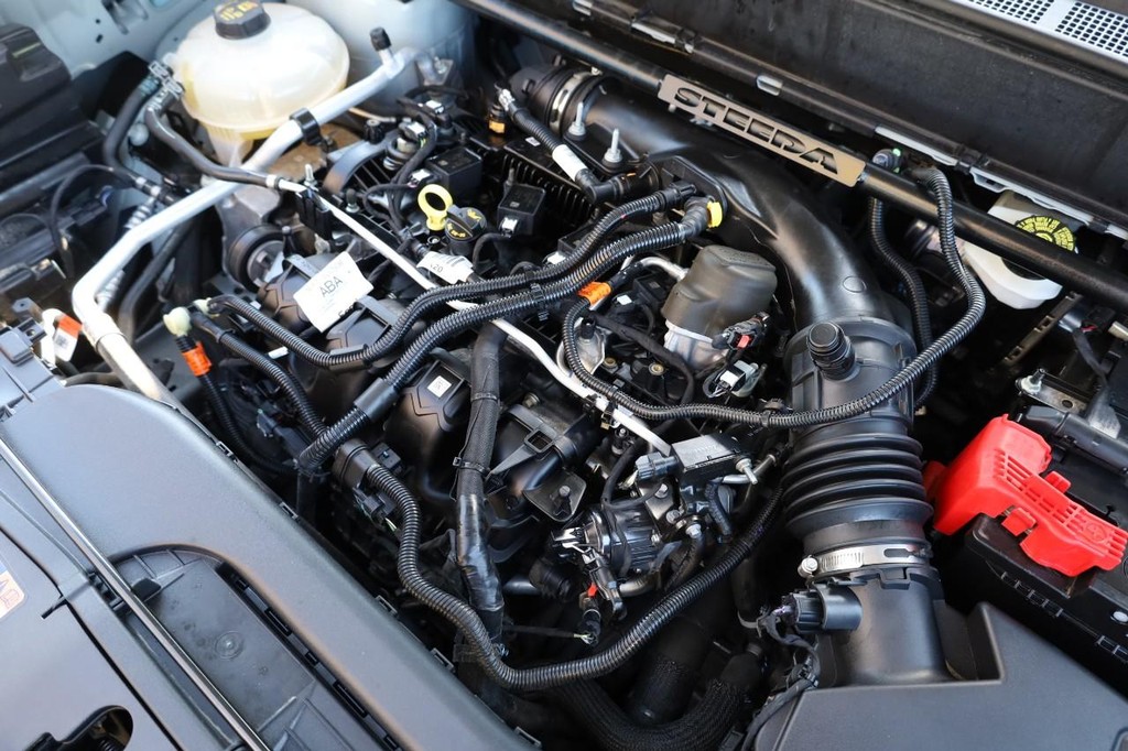 Ford Maverick Vehicle Image 27