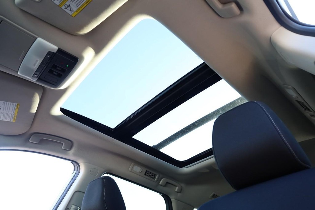 Nissan Pathfinder Vehicle Image 11