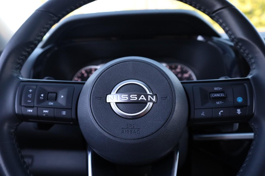 Nissan Pathfinder Vehicle Image 13