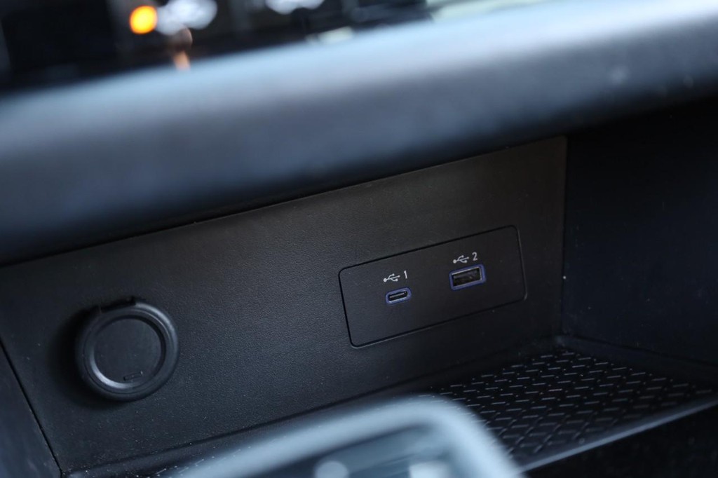 Nissan Pathfinder Vehicle Image 18