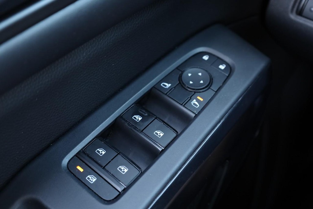 Nissan Pathfinder Vehicle Image 21