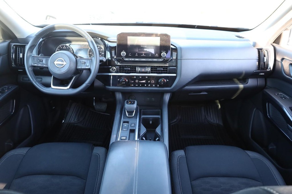 Nissan Pathfinder Vehicle Image 26