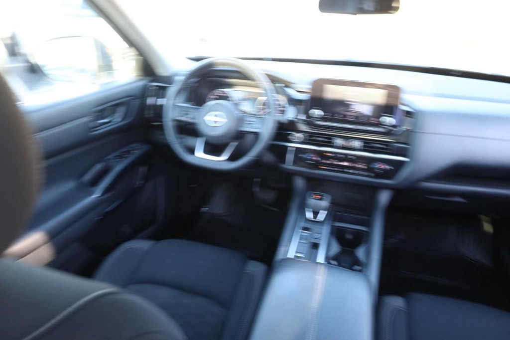 Nissan Pathfinder Vehicle Image 27