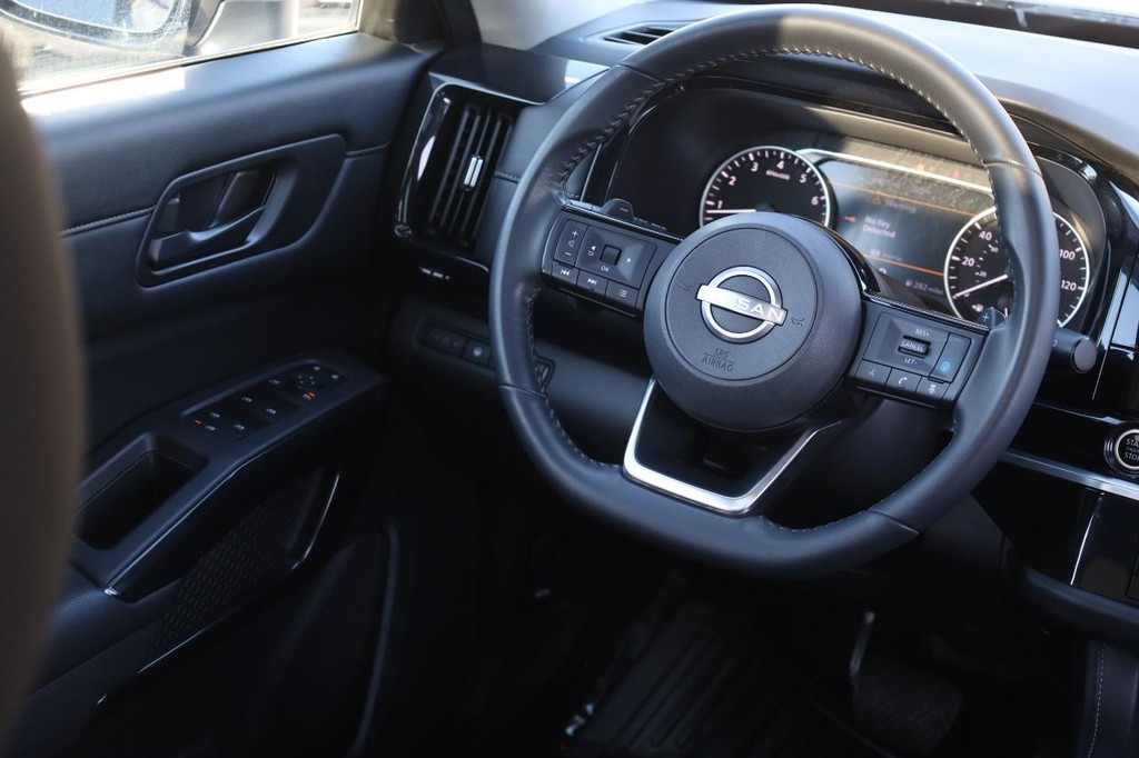 Nissan Pathfinder Vehicle Image 28