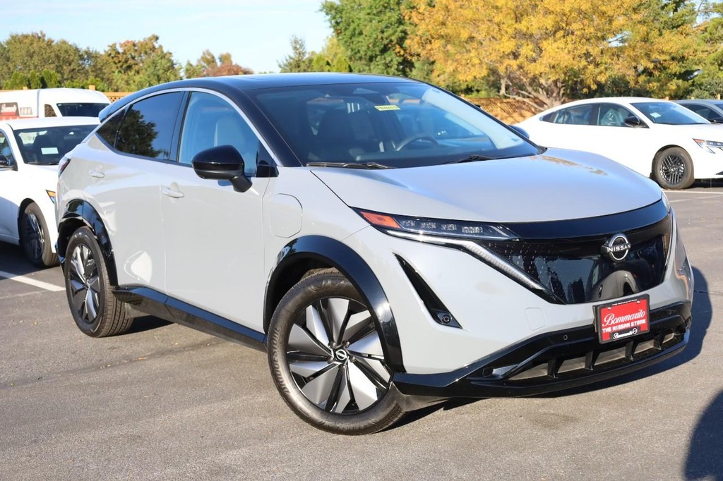 Nissan ARIYA Vehicle Full-screen Gallery Image 2