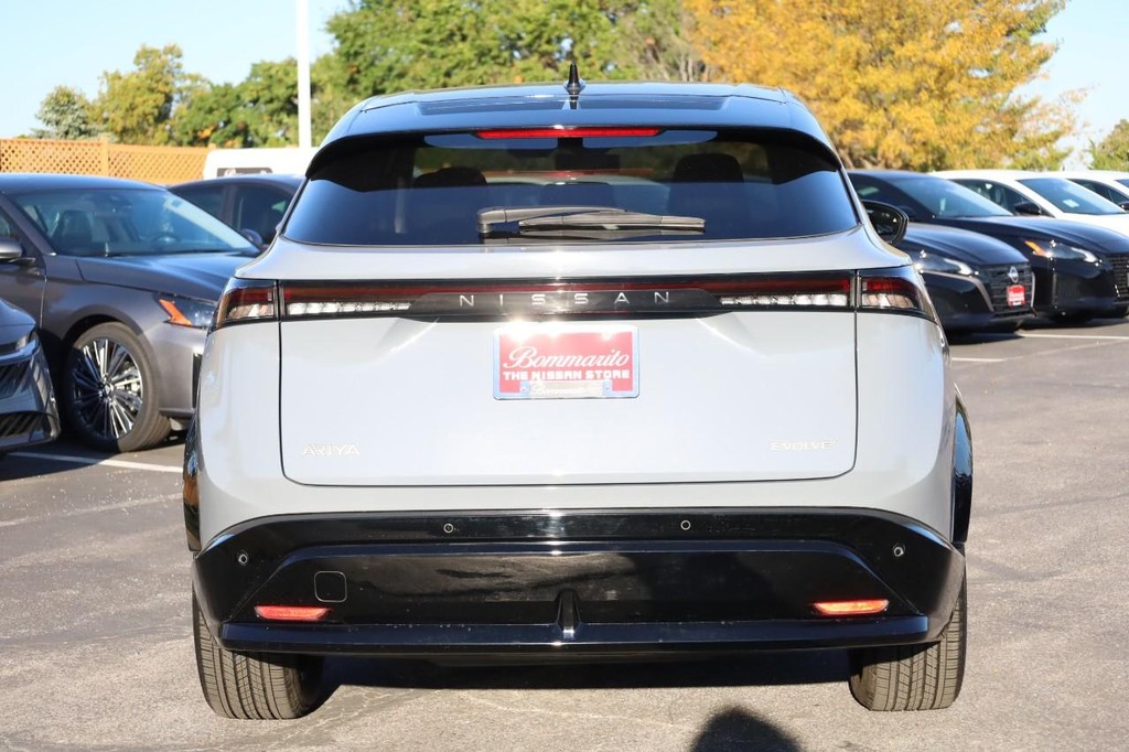 Nissan ARIYA Vehicle Full-screen Gallery Image 6