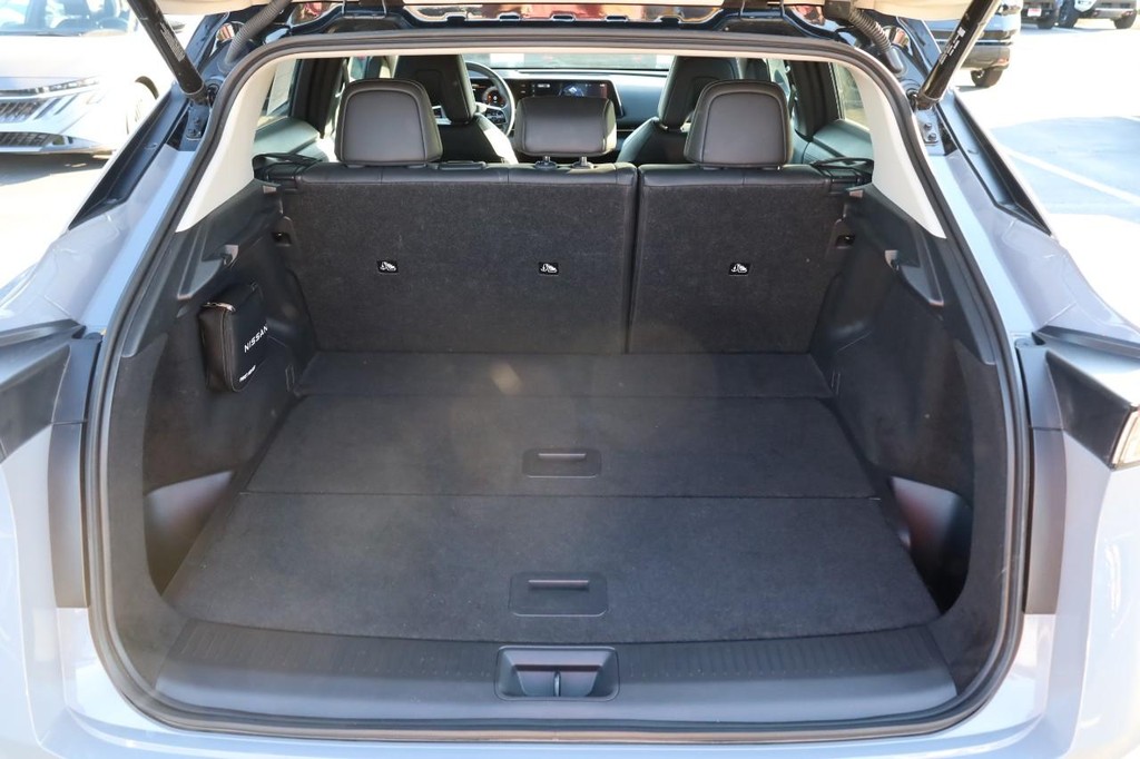 Nissan ARIYA Vehicle Full-screen Gallery Image 7