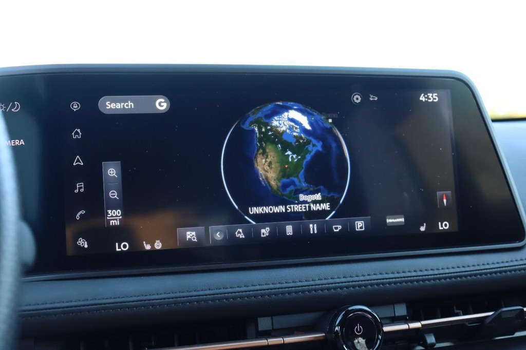 Nissan ARIYA Vehicle Full-screen Gallery Image 14