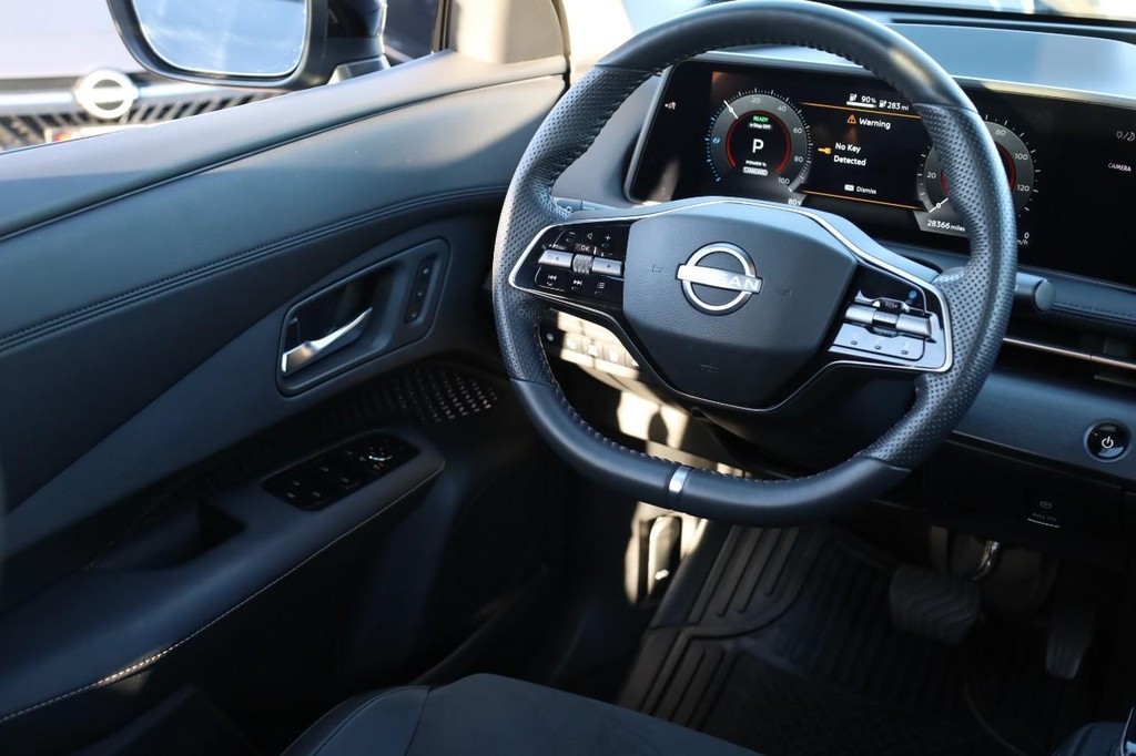 Nissan ARIYA Vehicle Full-screen Gallery Image 27