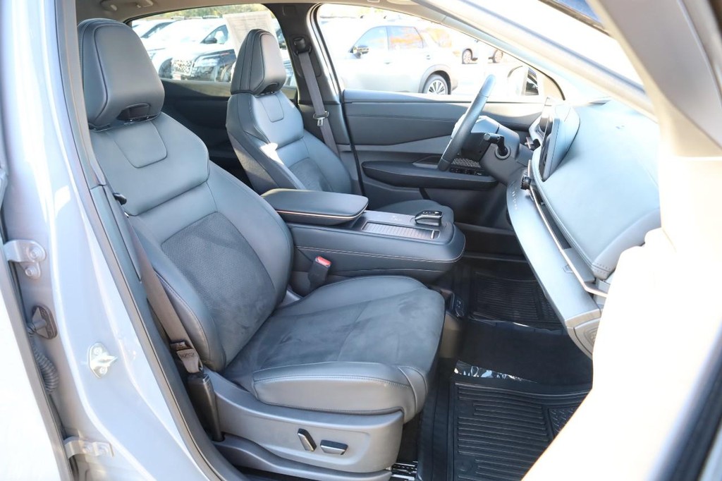 Nissan ARIYA Vehicle Full-screen Gallery Image 28